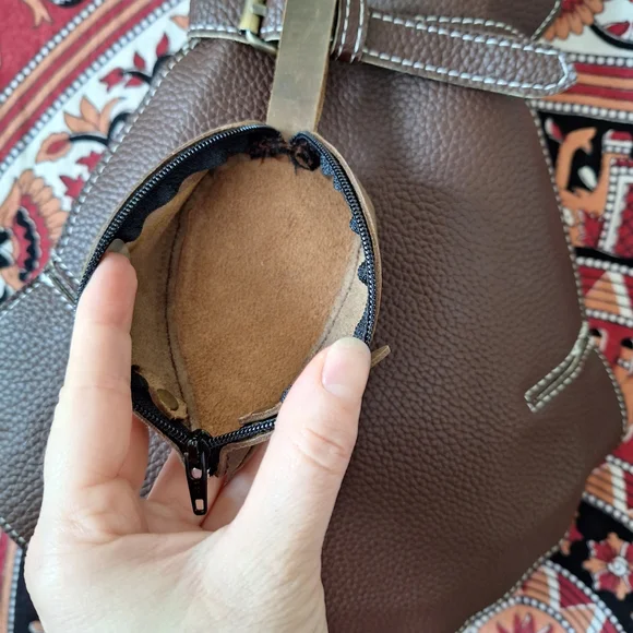 Cat Shaped Faux Leather Crossbody Sling Bag and Mouse Coin Purse Set - Picture 7 of 8